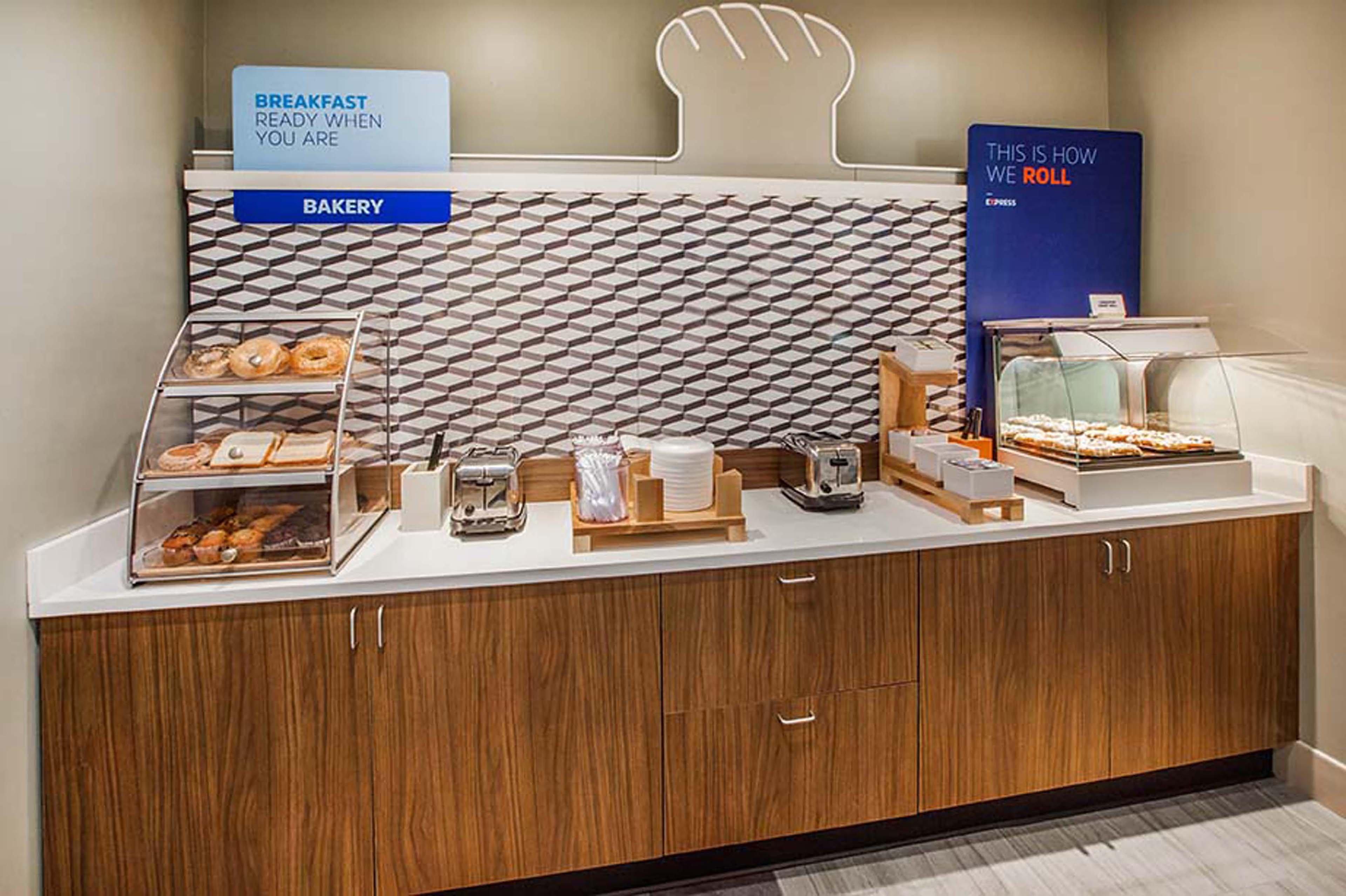 Holiday Inn Express Hotel & Suites Glasgow By Ihg Esterno foto