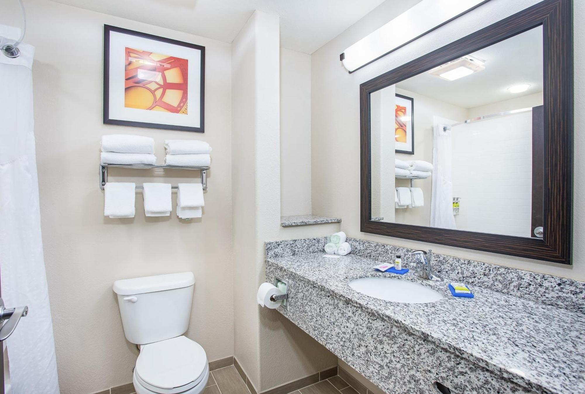 Holiday Inn Express Hotel & Suites Glasgow By Ihg Esterno foto