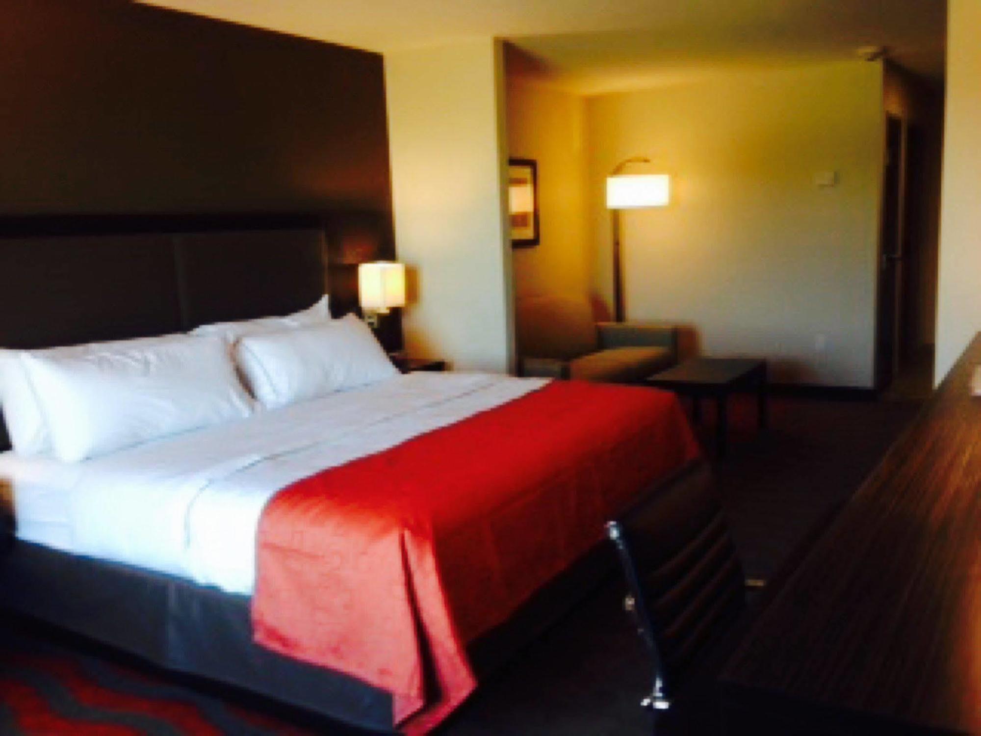 Holiday Inn Express Hotel & Suites Glasgow By Ihg Esterno foto