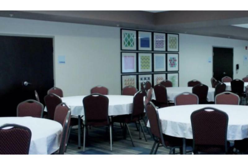 Holiday Inn Express Hotel & Suites Glasgow By Ihg Esterno foto
